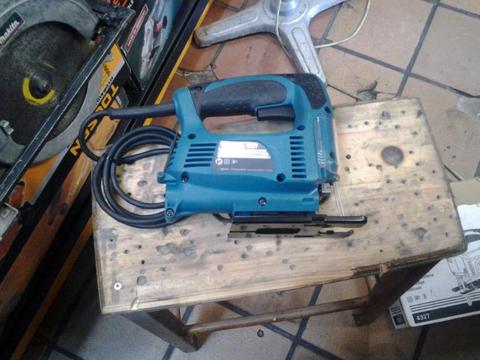 450 w Makita hand held electric jigsaw brand new for sale