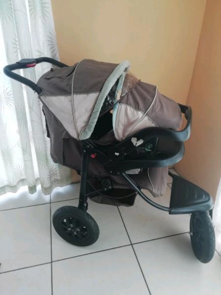 Chelino 3 wheel running travel system