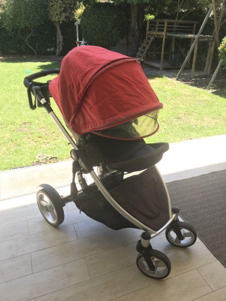 Double pram - Compact and good condition