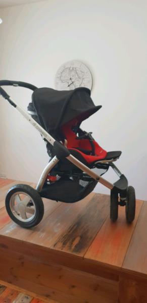 Maxi Cosi stroller, Cabrio fix car seat & bassinete