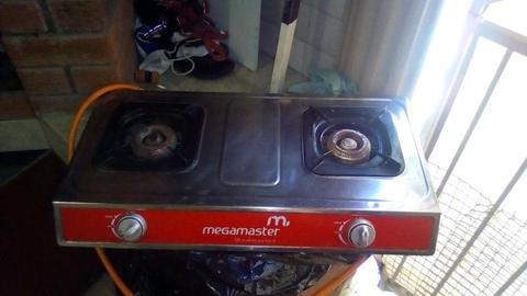 Gas stove and 9kg bottel forsale