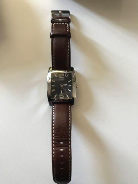 Guess leather-strap, rectangular face watch