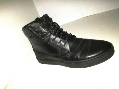 Paul of London Shoes (Black Sneakers)