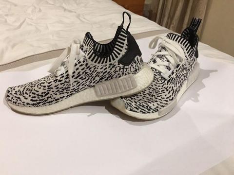 Adidas NMD R1 Primeknit Zebra UK9