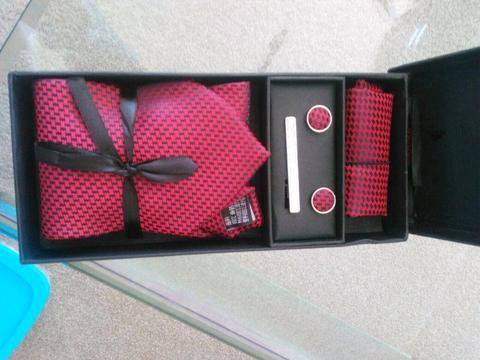 Reduced Men's GIFT Neck tie, tie pen , matching cufflinks and hand