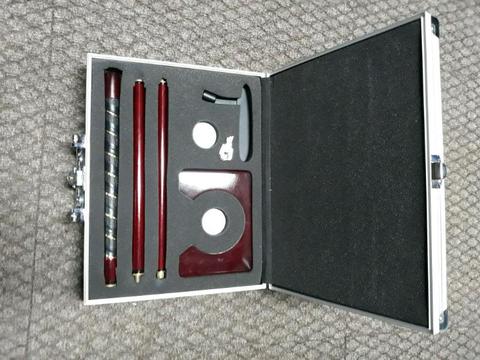 Golf putter. Four piece in aluminum case. In good condition
