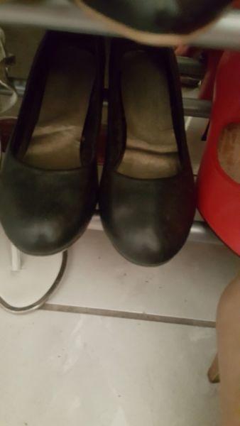 Ladies small heel size 6 R30