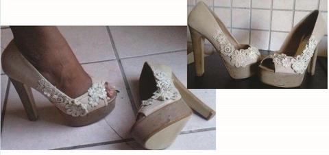 SIZE 7 NEW CREAM EMBROIDERED heels for sale!