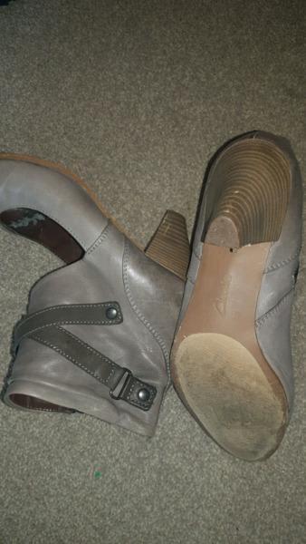 Genuine Leather Clark's size 6