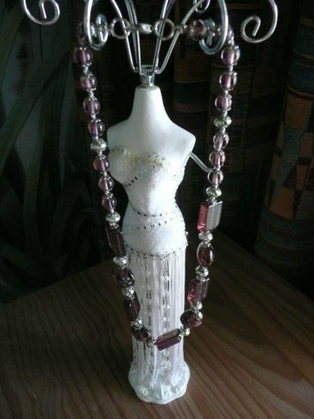 DUSTY PINK BEAD NECKLACE