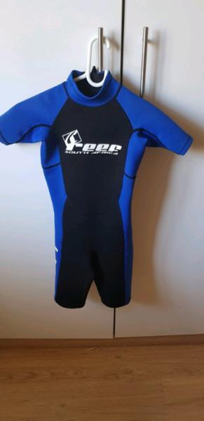 Reef wetsuit size 6