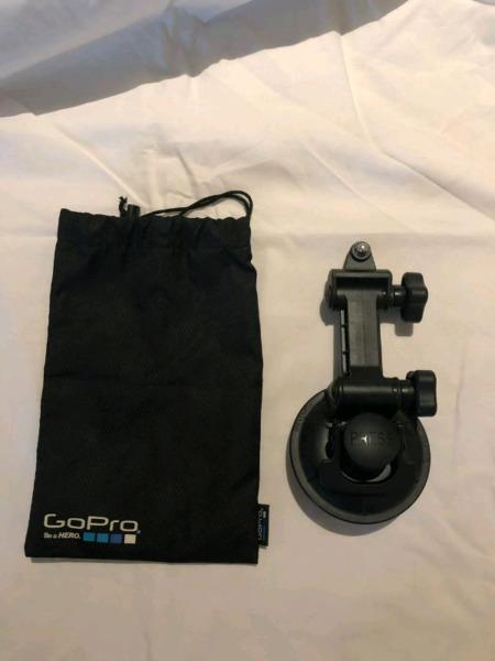 GoPro suction cup mount + bag