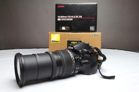 Nikon D3200 with Sigma 18-200mm f3.5-6.3 DC OS lens for sale