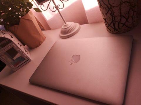 13 inch Macbook Air for sale R7500