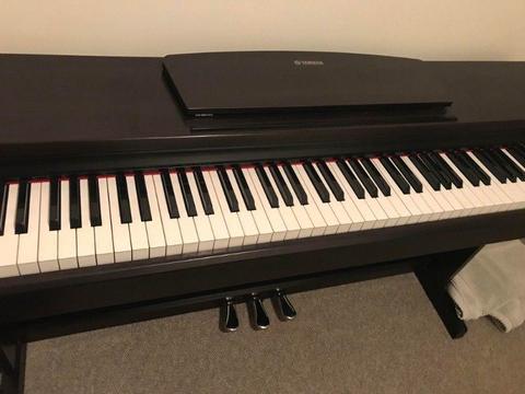 Piano Yamaha YDP 131