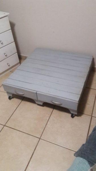 Coffee table and book shelf for R800 !!