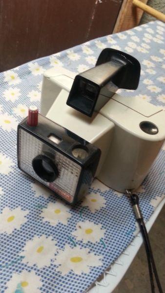 INSTAMATIC AND POLAROID CAMERAS OF THE 70,S AND 60,S AT R200. 30 AVAIALBLE