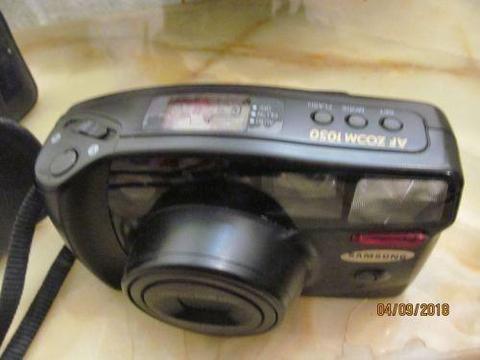 SAMSUNG !! Collectable 1990's Samsung Zoom 1050 Point and Shoot Camera - Fully Functional
