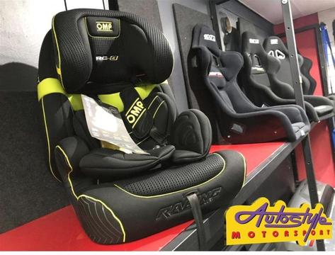 OMP racing look Child seat group 1, 2 and 3 from 9 to 36 kg. Adjustable headrest, 3 points comfortab