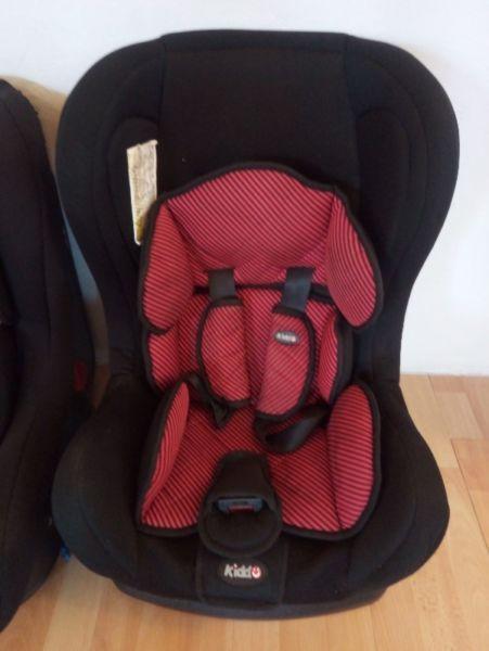 Kids car seat red and black