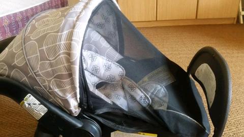 Car seat with isofix base for sale