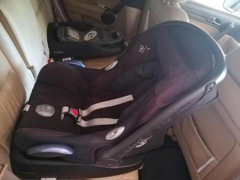 Twin Maxi Cosi car seats/isofix