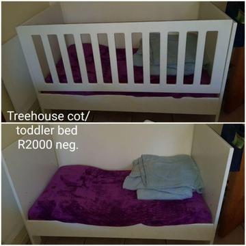 Treehouse wooden cot/toddler bed