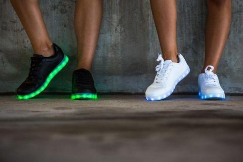 LED LIGHT UP SNEAKERS/ SHANDIS /LED SNEAKERS AVAILABLE AT R400