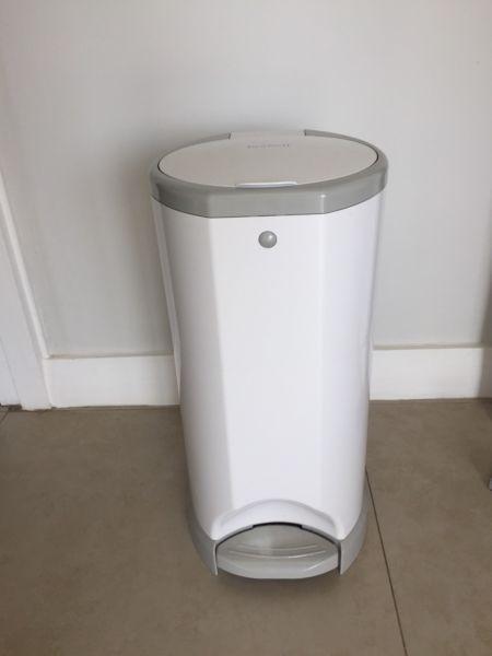 Korbell nappy bin