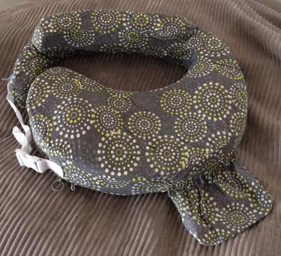 MyBrestFriend feeding pillow