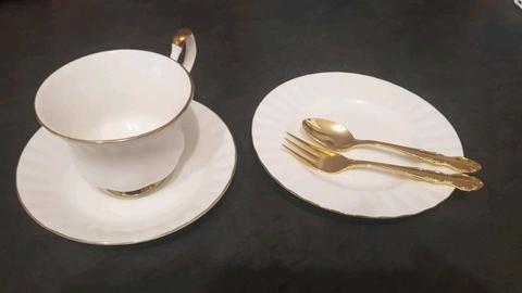 Windsor Gold tea set plus eetrite cutlery