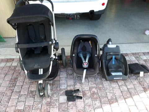 Quinny pram with Maxi Cosi car seat and EasyBase2