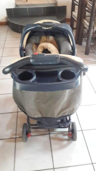 Graco Pram and carrier combo