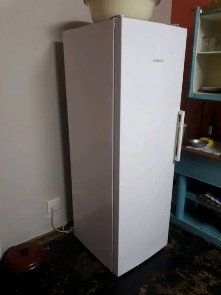 Bosch fridge. Excellent condition. New over 8000 rand. Selling for 5900 ono