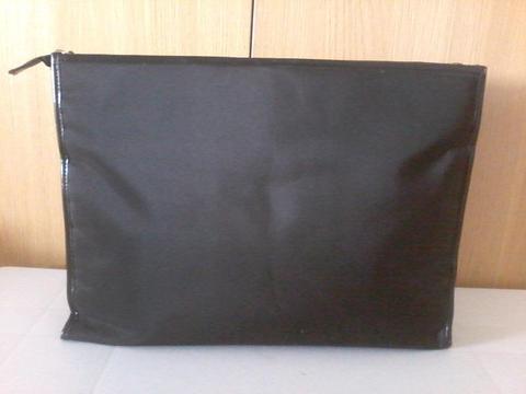 Black document bag - zip closure