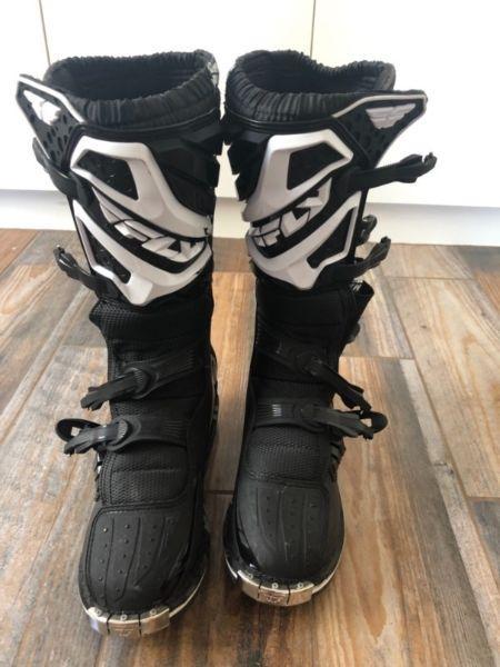 Motorbike boots size 9/10 fly black