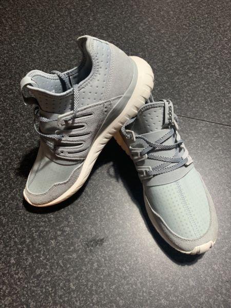 Adidas Tubulars - Grey