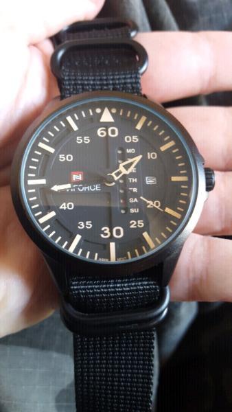 Naviforce Pilots Quartz Watch With Leather Band Plus NATO Nylon Strap