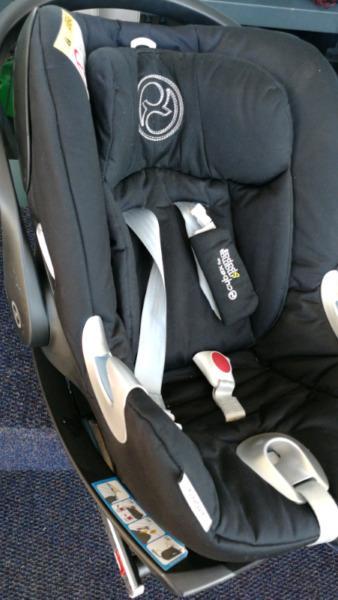Mamas and Papas baby carseat isofix