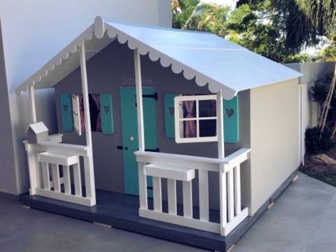 Kids outdoor playhouses