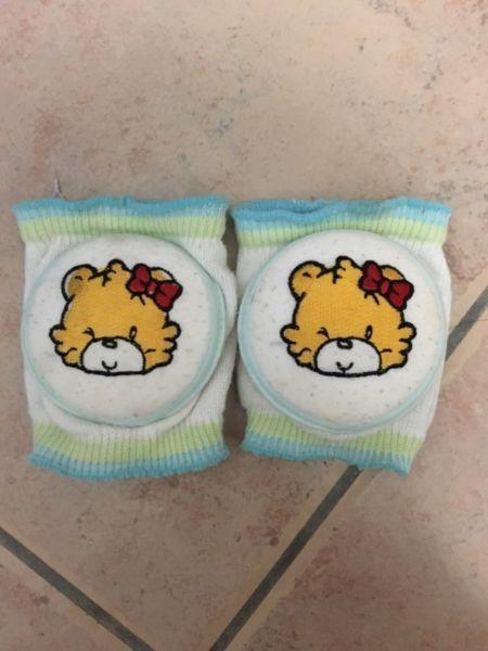 Knees pads for baby