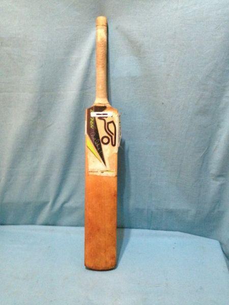 R80.00 … Bookaburra Kahuna Junior Cricket Bat. Length: 70cm