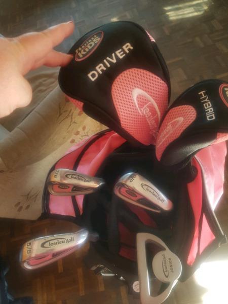 Golf clubs and bag R650