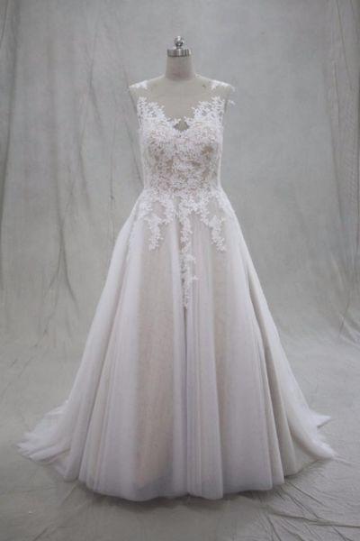 WEDDING DRESSES FOR HIRE OR BUY