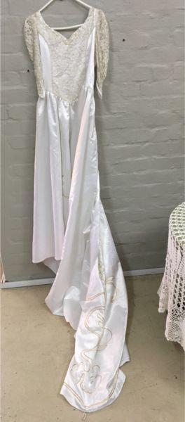Wedding Dress ( size 34 )