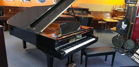 Grand Piano – Yamaha C7 semi-Concert Grand piano!