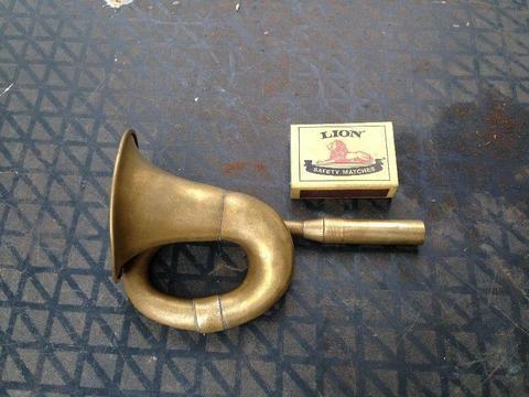 R60.00 … Small Solid Brass Air Horn. Size: 14 X 7cm. Note: The Rubber Globe Is Missing