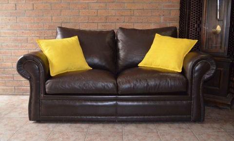 Wetherleys Genuine Leather 1.9m Couch, Full Grain Studded Sofa in Oxblood, SPOTLESS COND, 0826245168