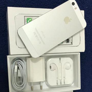 IPHONE 5S 16GB SILVER IN THE BOX - ( TRADE INS WELCOME)