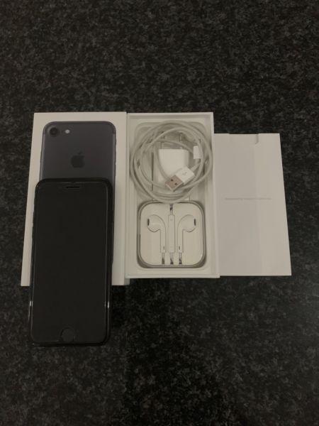iPhone 7 32gb - Immaculate Condition